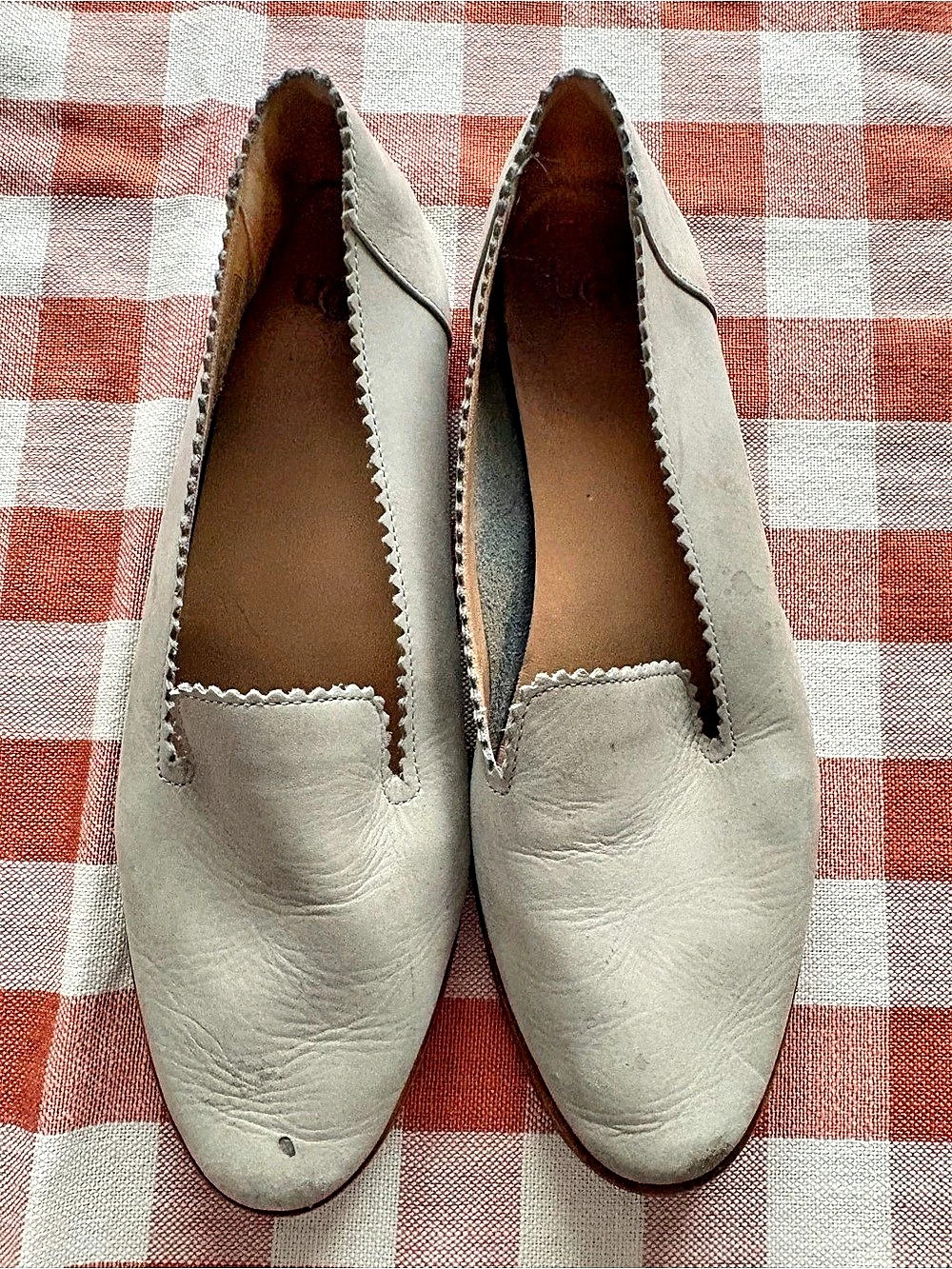UGG Loafer Leather Slip-On Flats in Cream